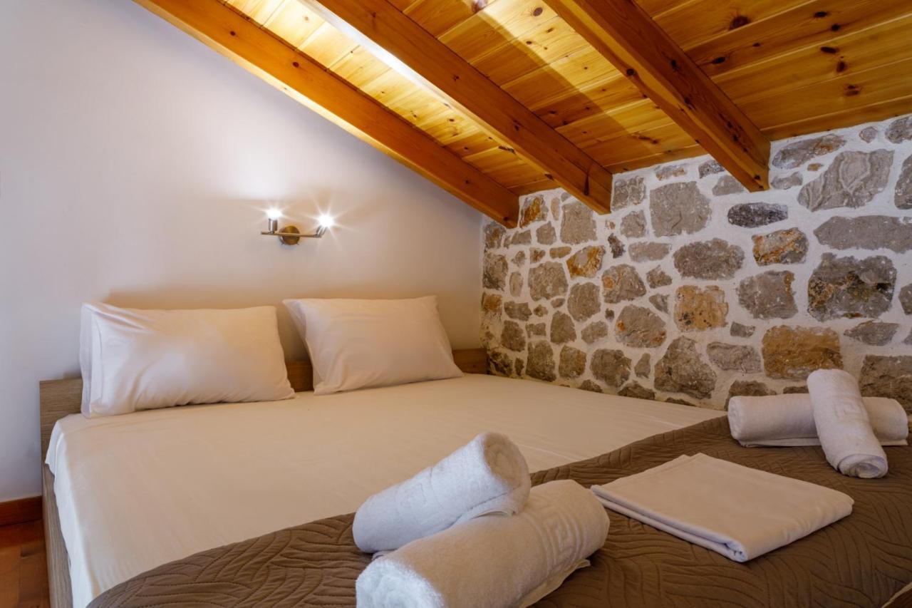 Adrian'S Luxury Apartments 1 Drepano  Bagian luar foto